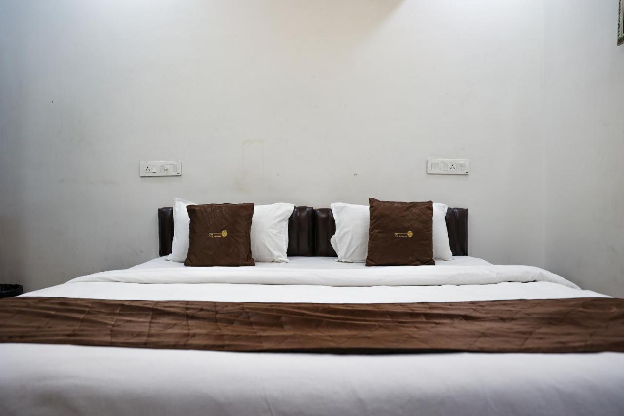 The Browns Hotell Nagpur Exteriör bild
