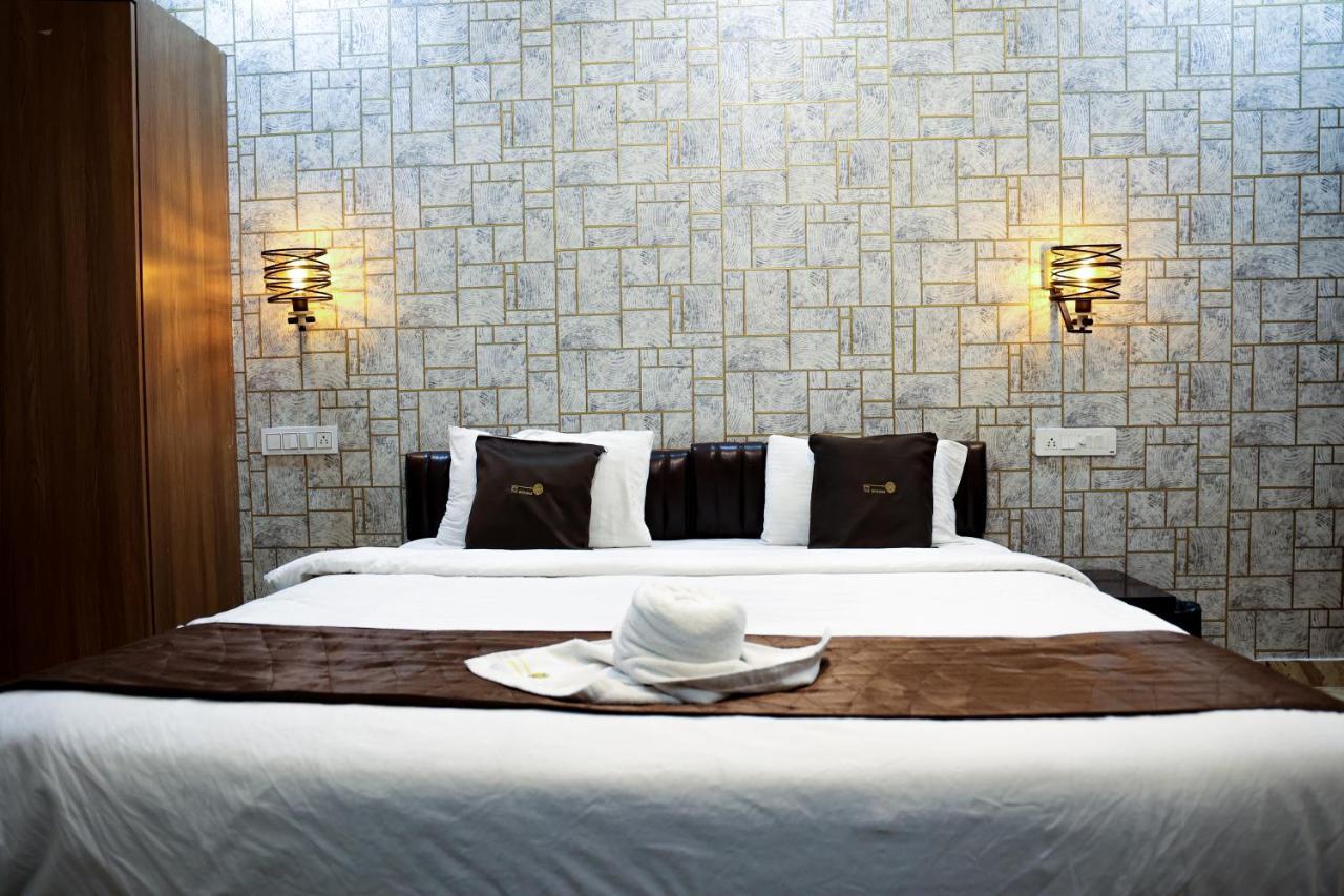 The Browns Hotell Nagpur Exteriör bild